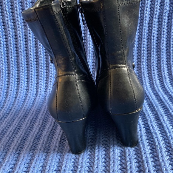 Aerosoles Plums Up 8.5 Ankle Boots - Picture 3 of 6